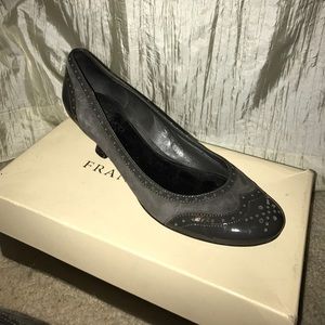 Kitten heel shoe