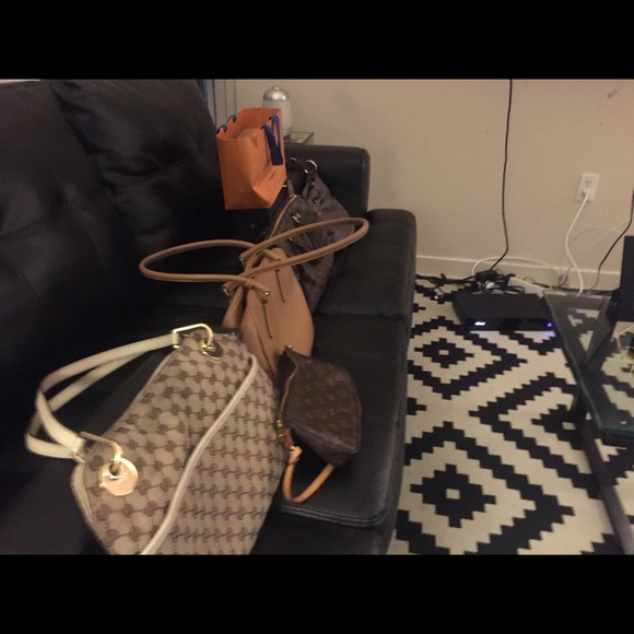 100% authentic Gucci Hobo mint condition - Picture 8 of 8