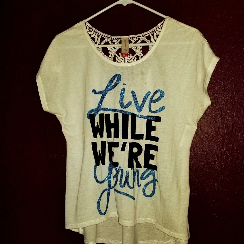 Live while we're young lace tee