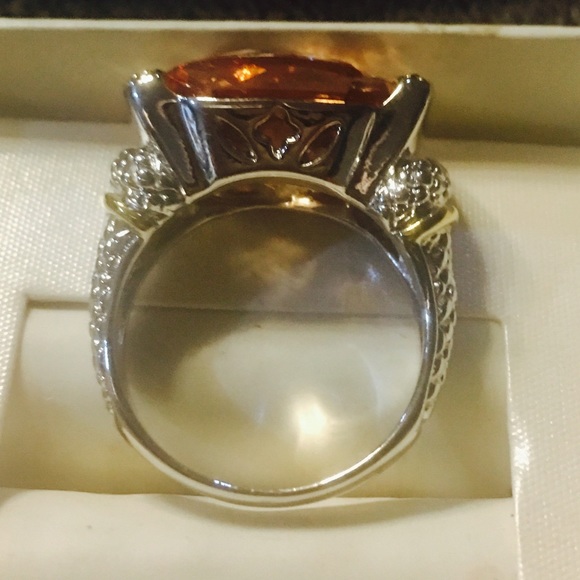 GORGEOUS STATEMENT RING - Picture 2 of 3