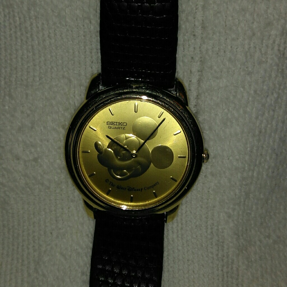 Mickey mouse limited edition medallion timepiece