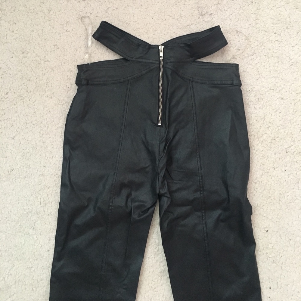 💕 BLACK SEXY CUT OFF PANTS💕