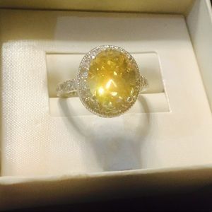 STUNNING CANARY YELLOW DIAMOND RING