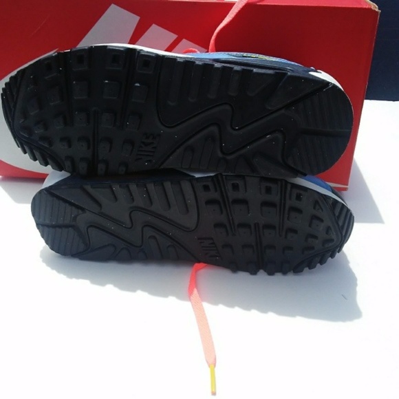Women's/Girls Nike Air Max 90( Size 6.5y/8) - Picture 3 of 7