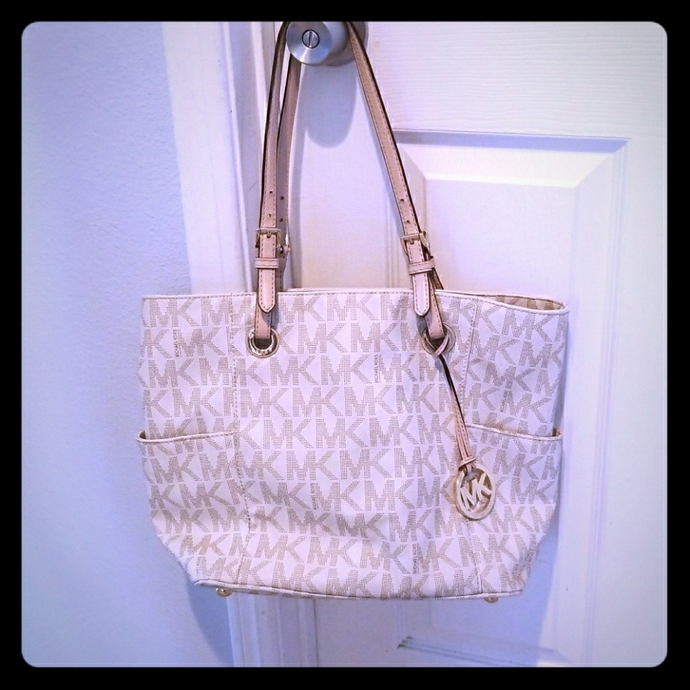 100% Authentic Michael Kors vanilla signature bag