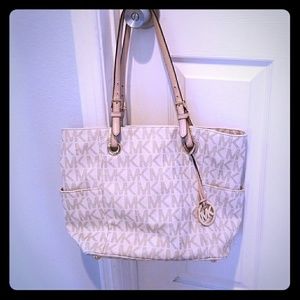 100% Authentic Michael Kors vanilla signature bag