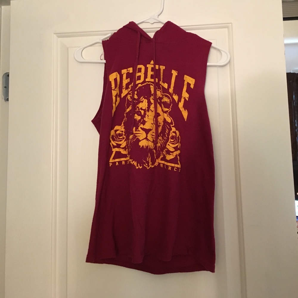 Sleeveless hoodie tank