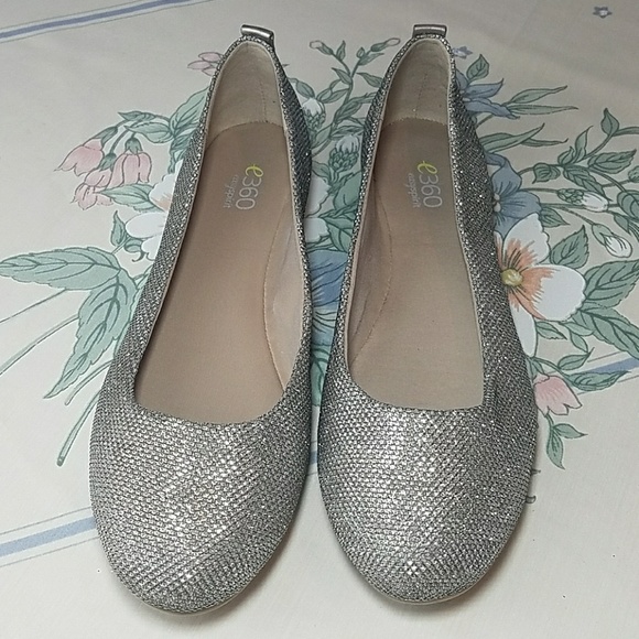 easy spirit silver flats
