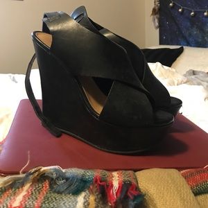 Black Wedges