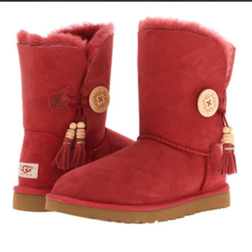 UGG Bailey Charm Short LIKE NEW