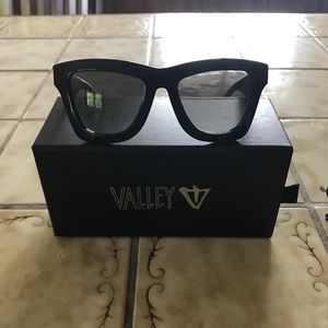 Valley wear DBII