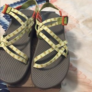 Chacos women's size 6