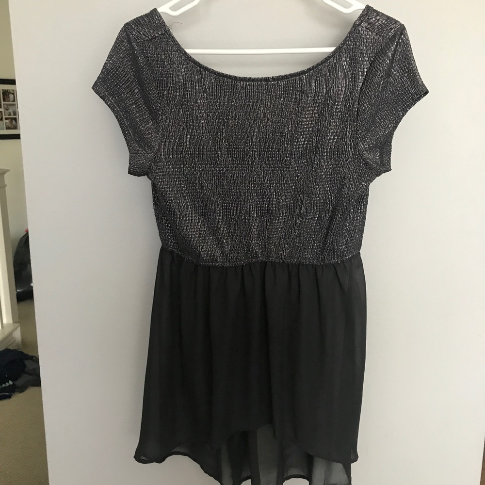 Sparkly Top with gauzy bottom Size L