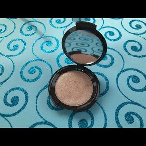 Becca Shimmering Skin Perfector