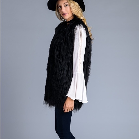 Faux fur vest - Picture 3 of 4