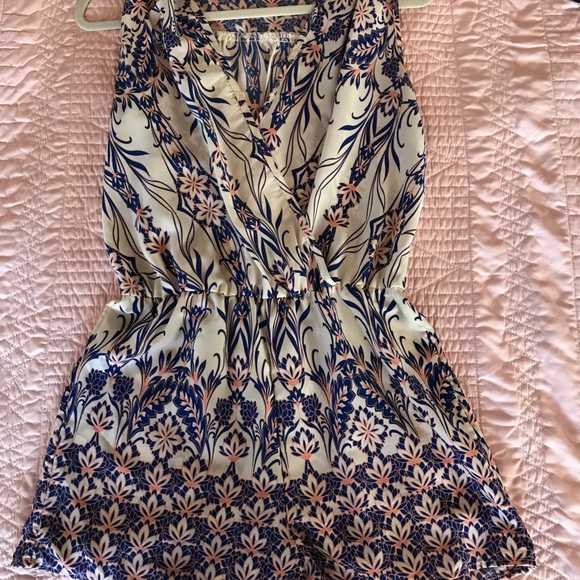 Patterned Romper - Picture 3 of 4