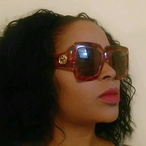 Meet your Posher, Letitia