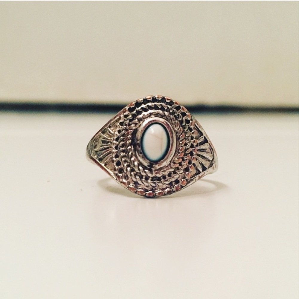Boho Indie Central Stone Ring - Picture 7 of 8