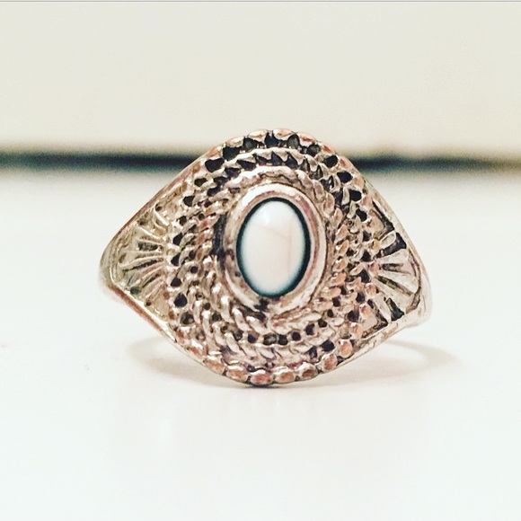 Boho Indie Central Stone Ring - Picture 6 of 8