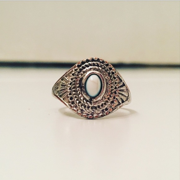 Boho Indie Central Stone Ring - Picture 7 of 8