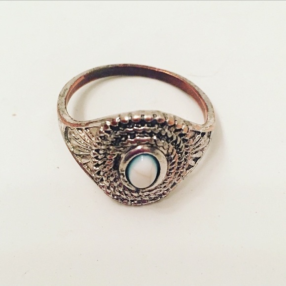 Boho Indie Central Stone Ring - Picture 8 of 8