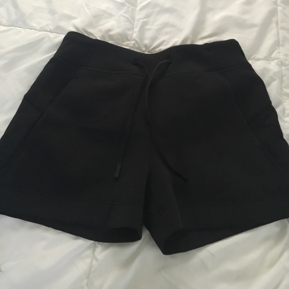 Lululemon in form shorts