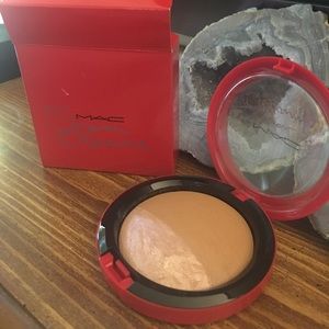 MAC Sharon Osbourne Mineralize Skinfinish Refresh