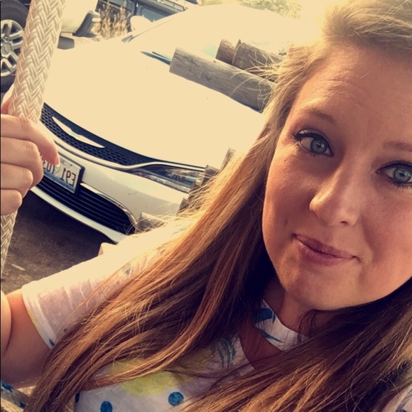 Meet your Posher, Samantha - Picture 2 of 3