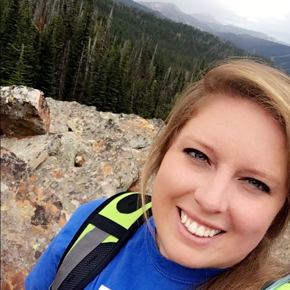 Meet your Posher, Samantha - Picture 3 of 3