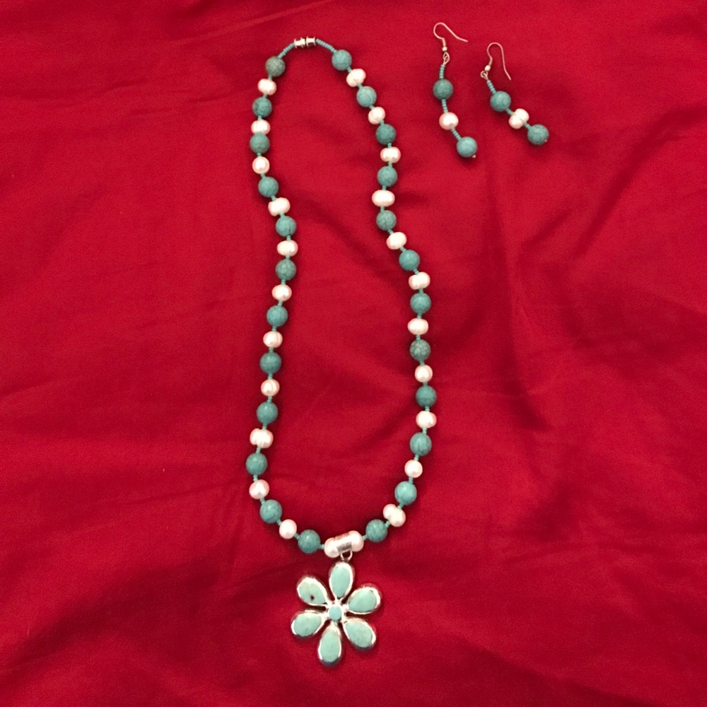 Turquoise & Freshwater Pearl Necklace and Earrings - Picture 4 of 5