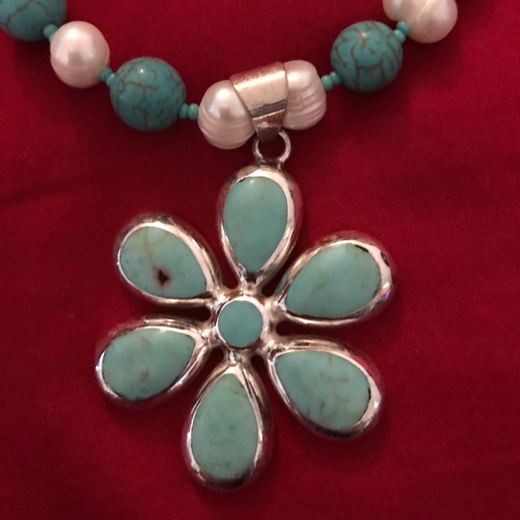 Turquoise & Freshwater Pearl Necklace and Earrings - Picture 2 of 5