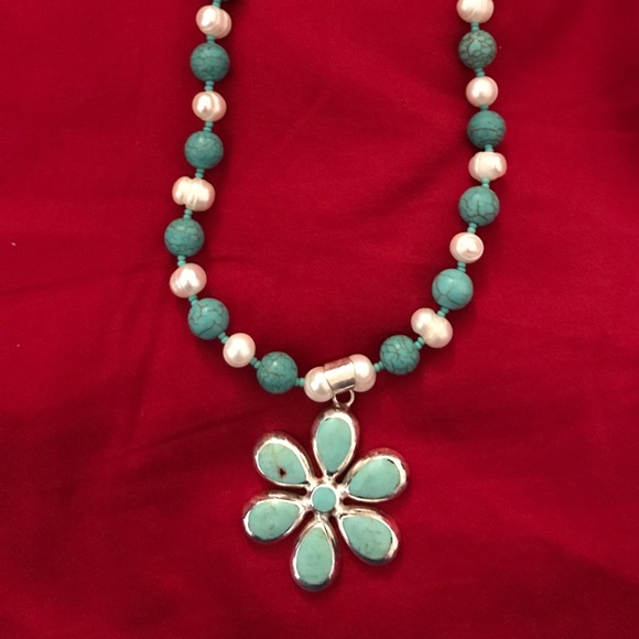 Turquoise & Freshwater Pearl Necklace and Earrings - Picture 3 of 5