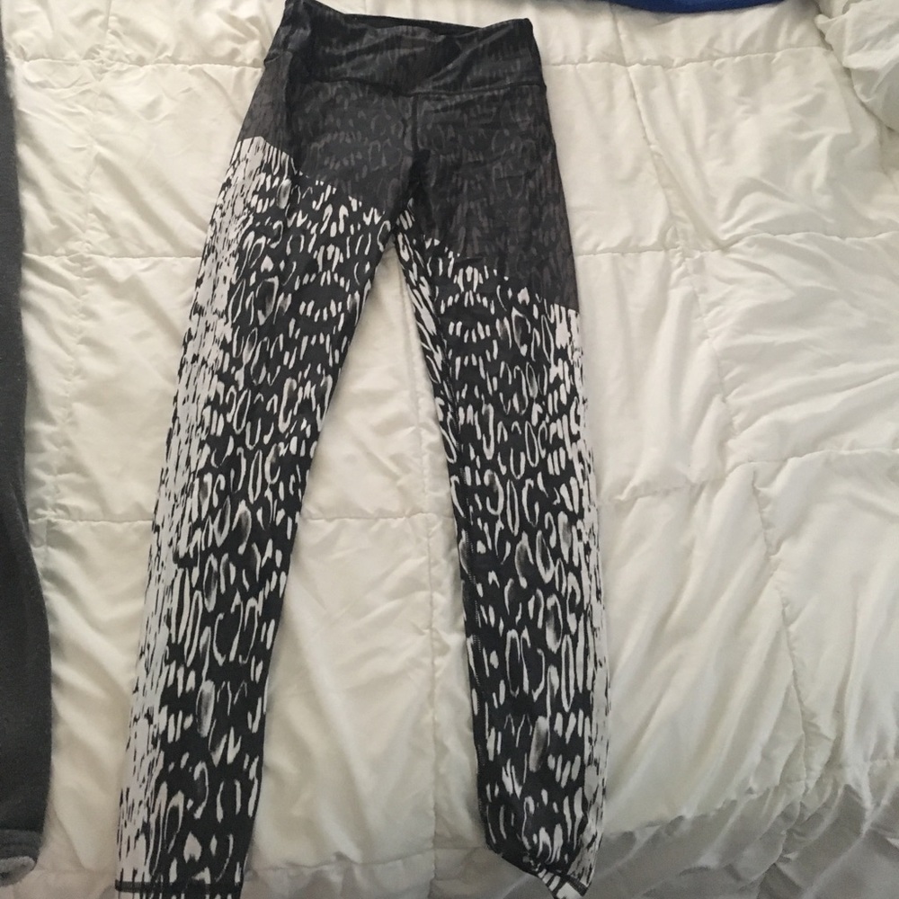 Victoria secret knock out leggings