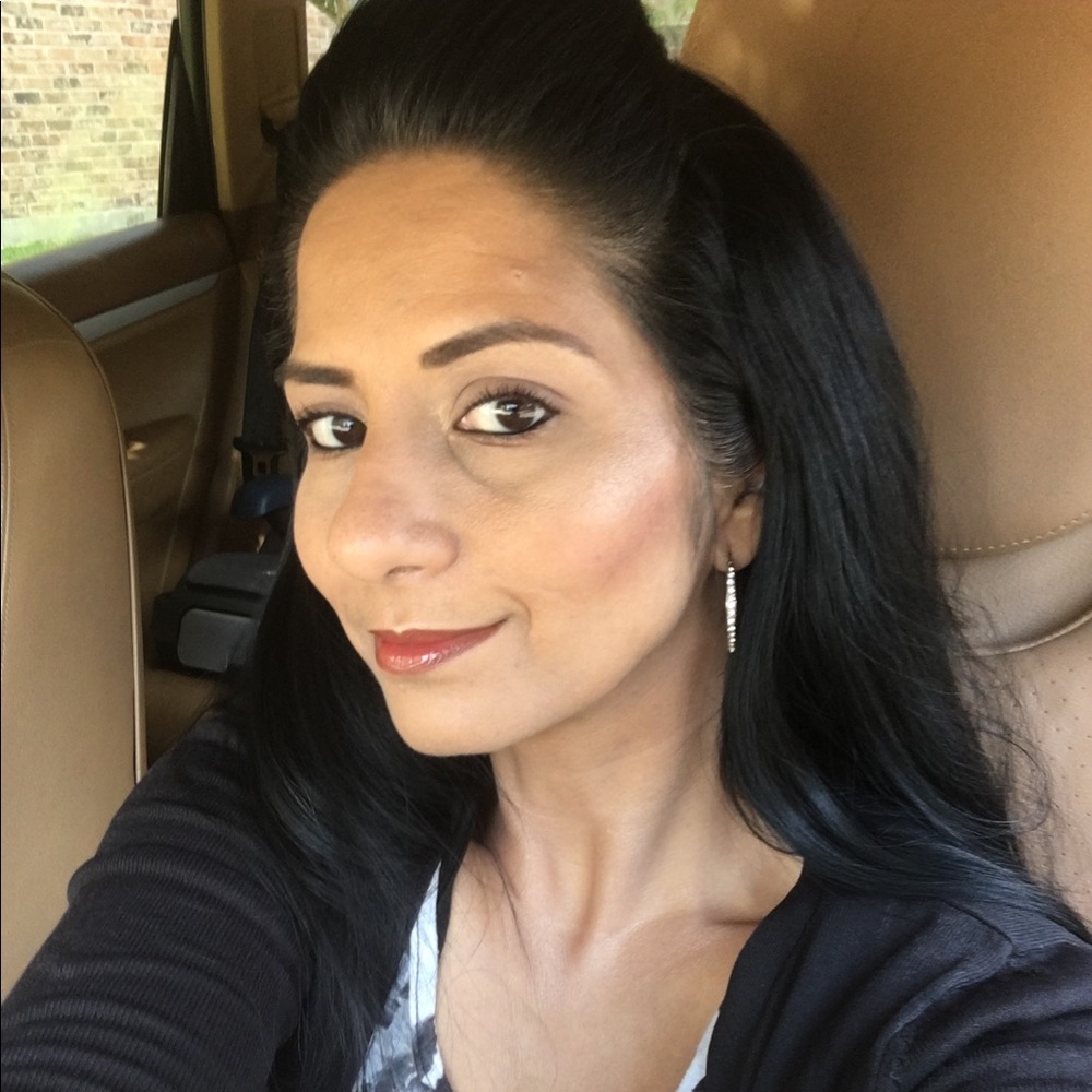 Meet your Posher, Amberine