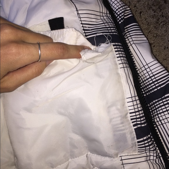 Roxy Fur Trim Snowboard Jacket - Picture 7 of 8