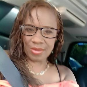 Meet your Posher, Johnnette