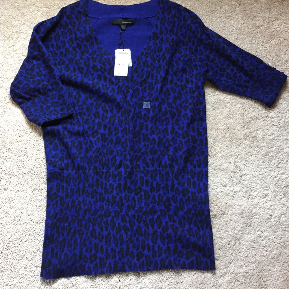 Express Design Studio Sweater. Large.
