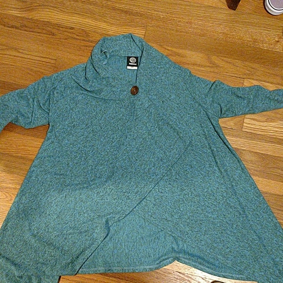 bobeau Sweaters - Soft one button wrap