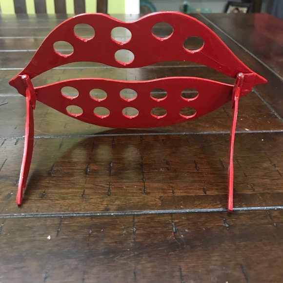 Lip shape Display - Picture 2 of 4