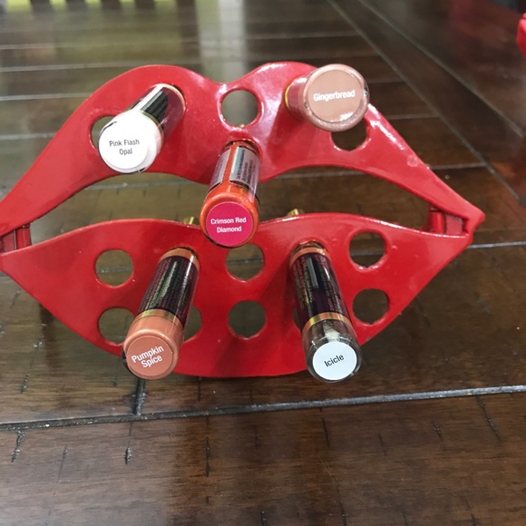 Lip shape Display - Picture 4 of 4