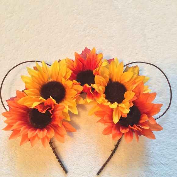 Sunflower Autumn Ears - Picture 2 of 3