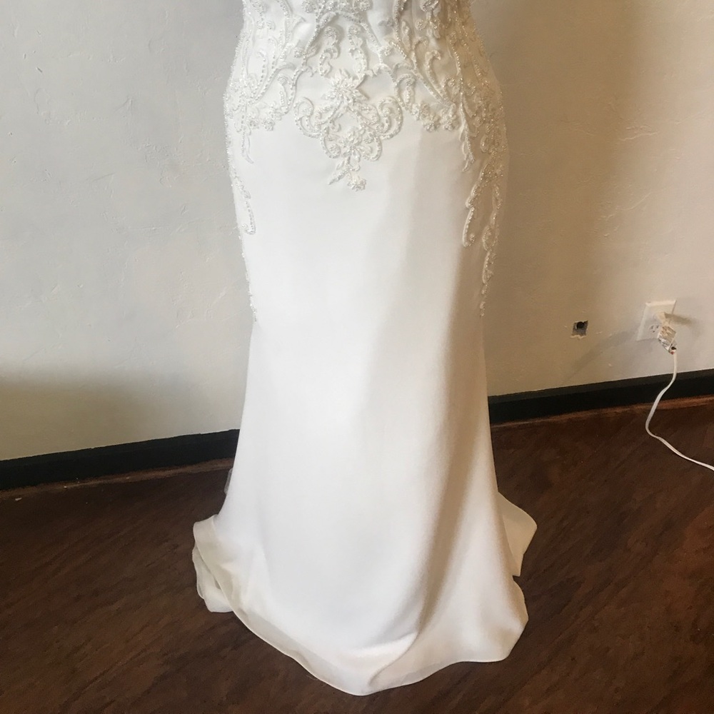 Enzoani Jaylee gown - Picture 4 of 8