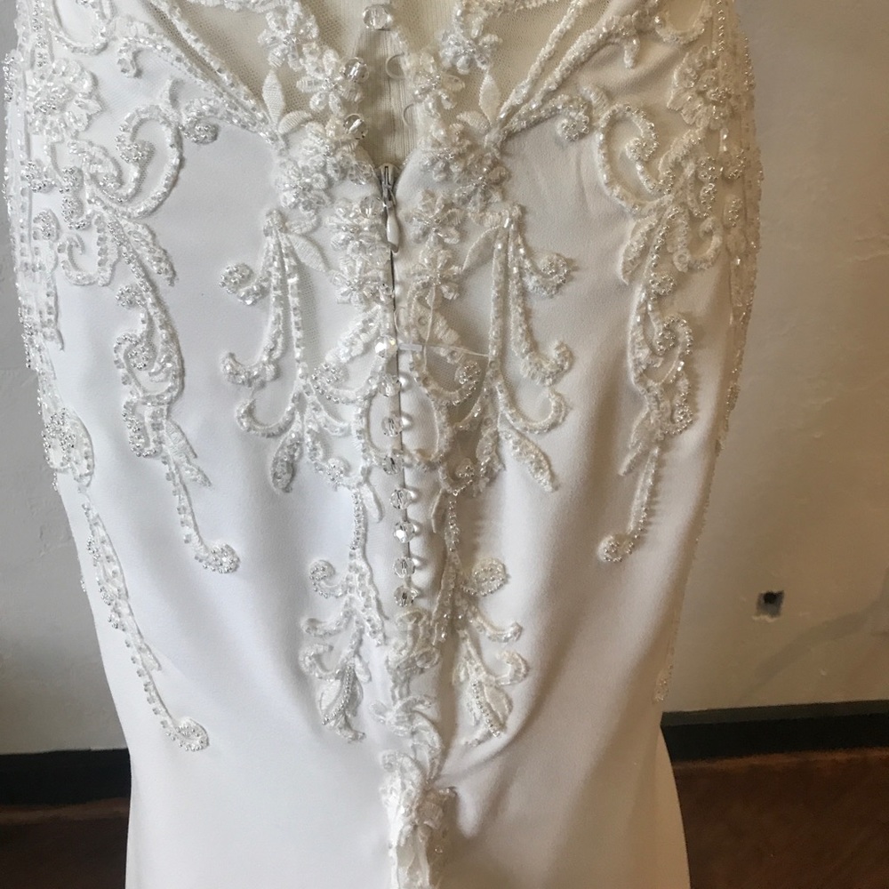 Enzoani Jaylee gown - Picture 7 of 8