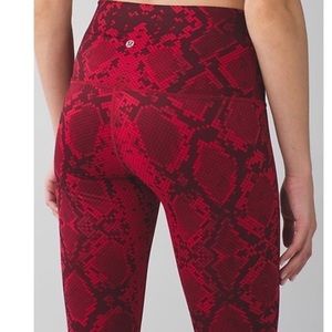 Snake Print Red/ high rise Lululemon wunder under
