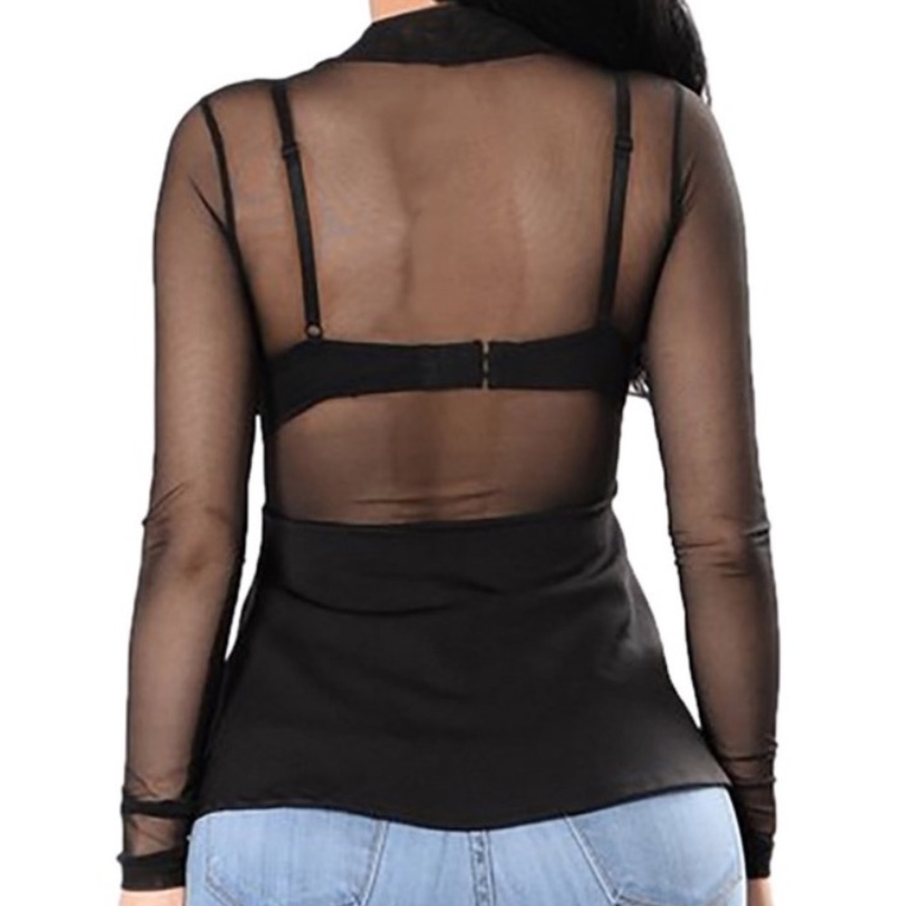 LAST ONE ⭐️ Fashion Fave zip Top - Picture 3 of 5