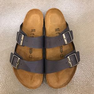 *BRAND NEW* unworn navy Birkenstock sandals