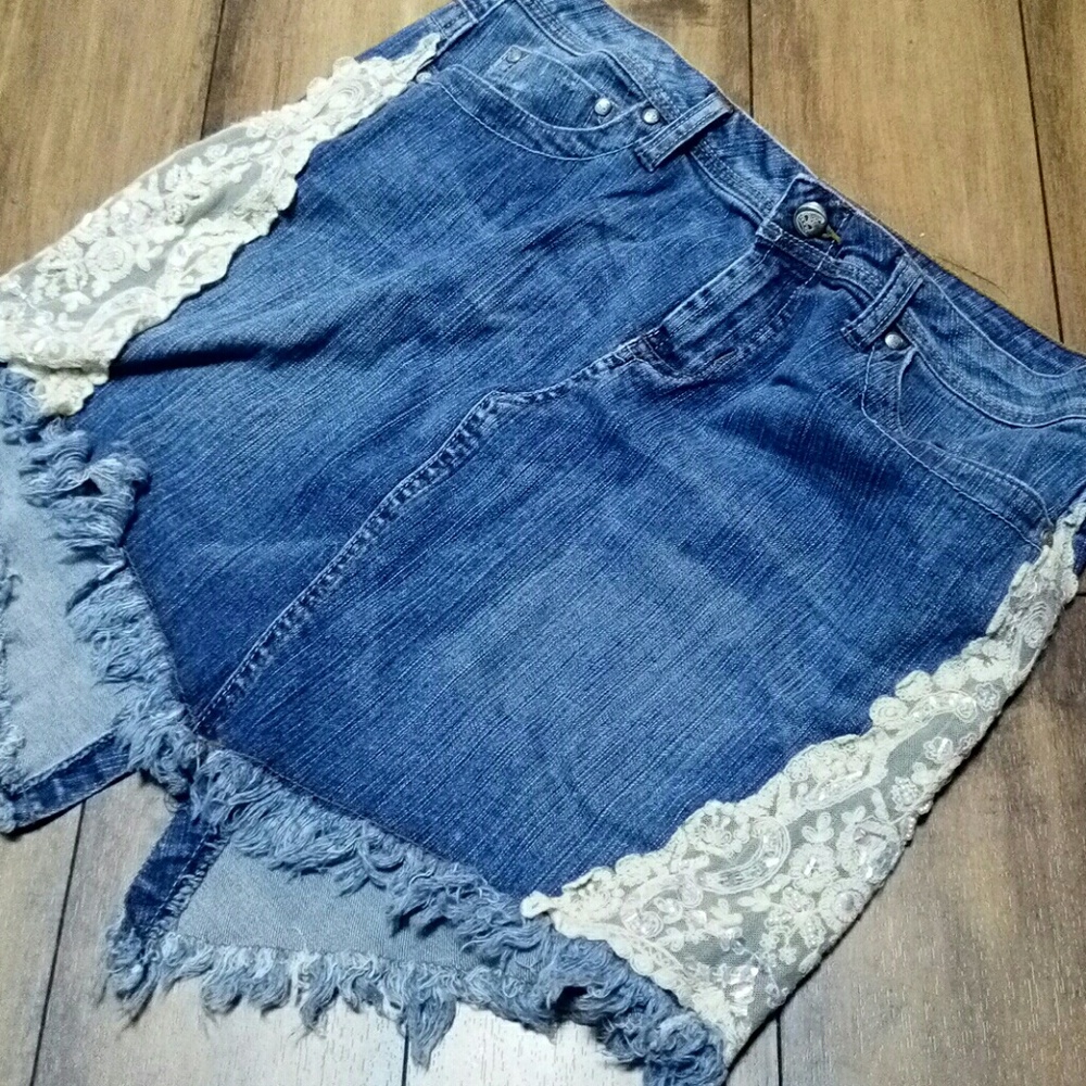 Candie's denim skirt size 13