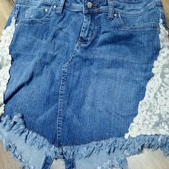 Candie's denim skirt size 13 - Picture 2 of 4