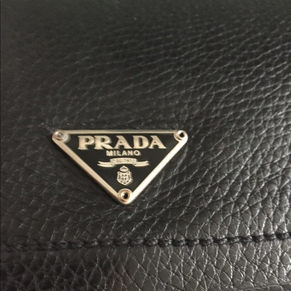 prada Bags - Prada AUTHENTIC bag prada Bags - Prada AUTHENTIC bag