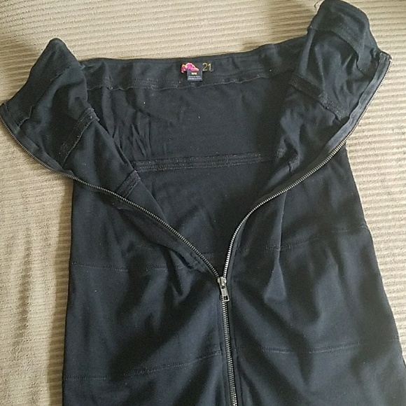 Dress - Picture 3 of 4